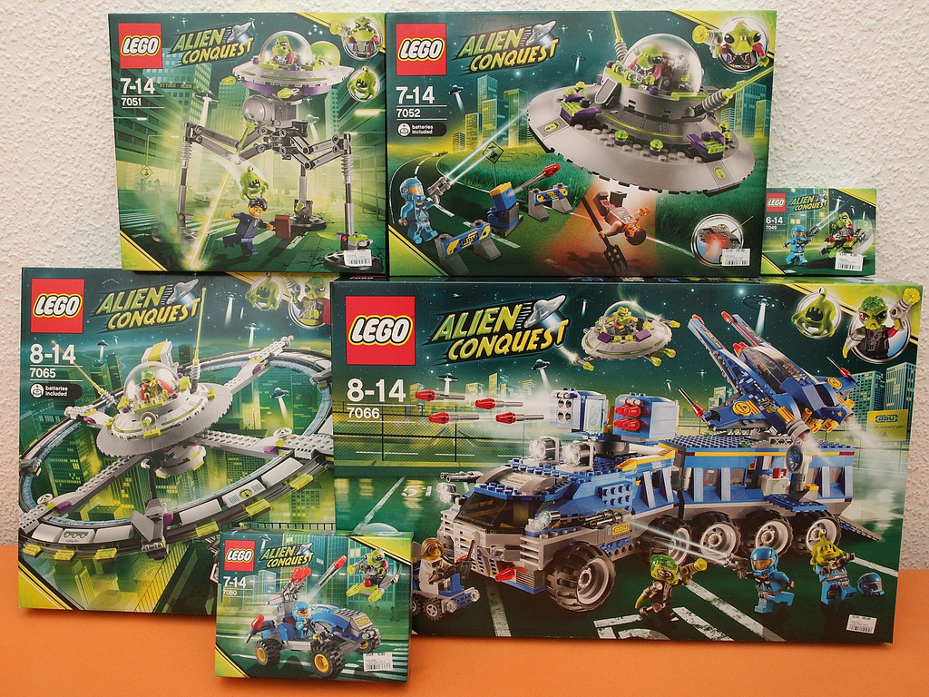 Lego aliens toys